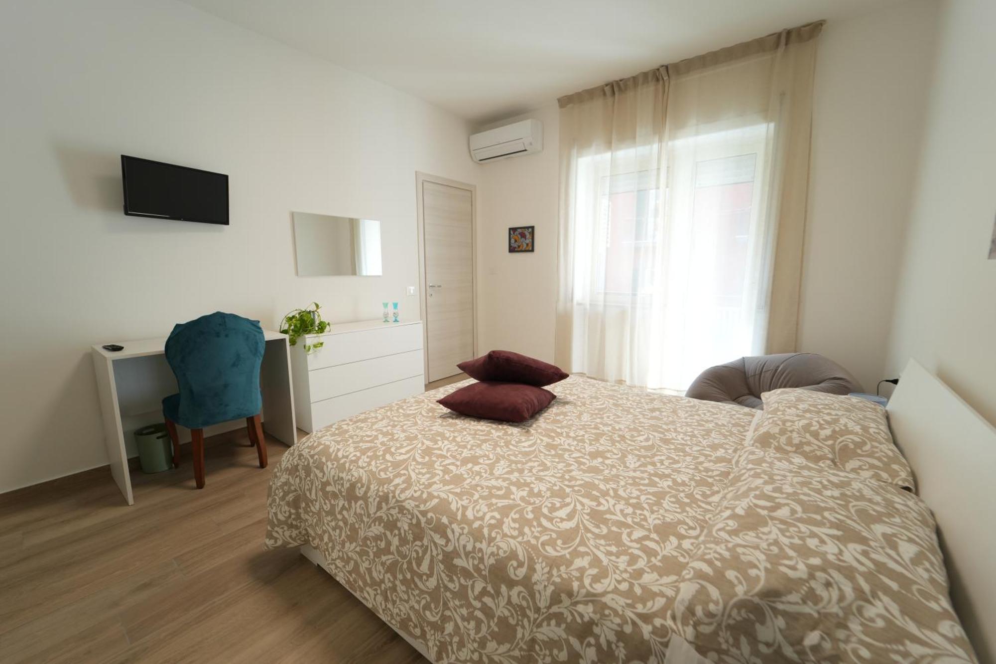 Panorama Vesuvius Affittacamere Guesthouse With Lift Near To Subway In Napoli Center Kültér fotó