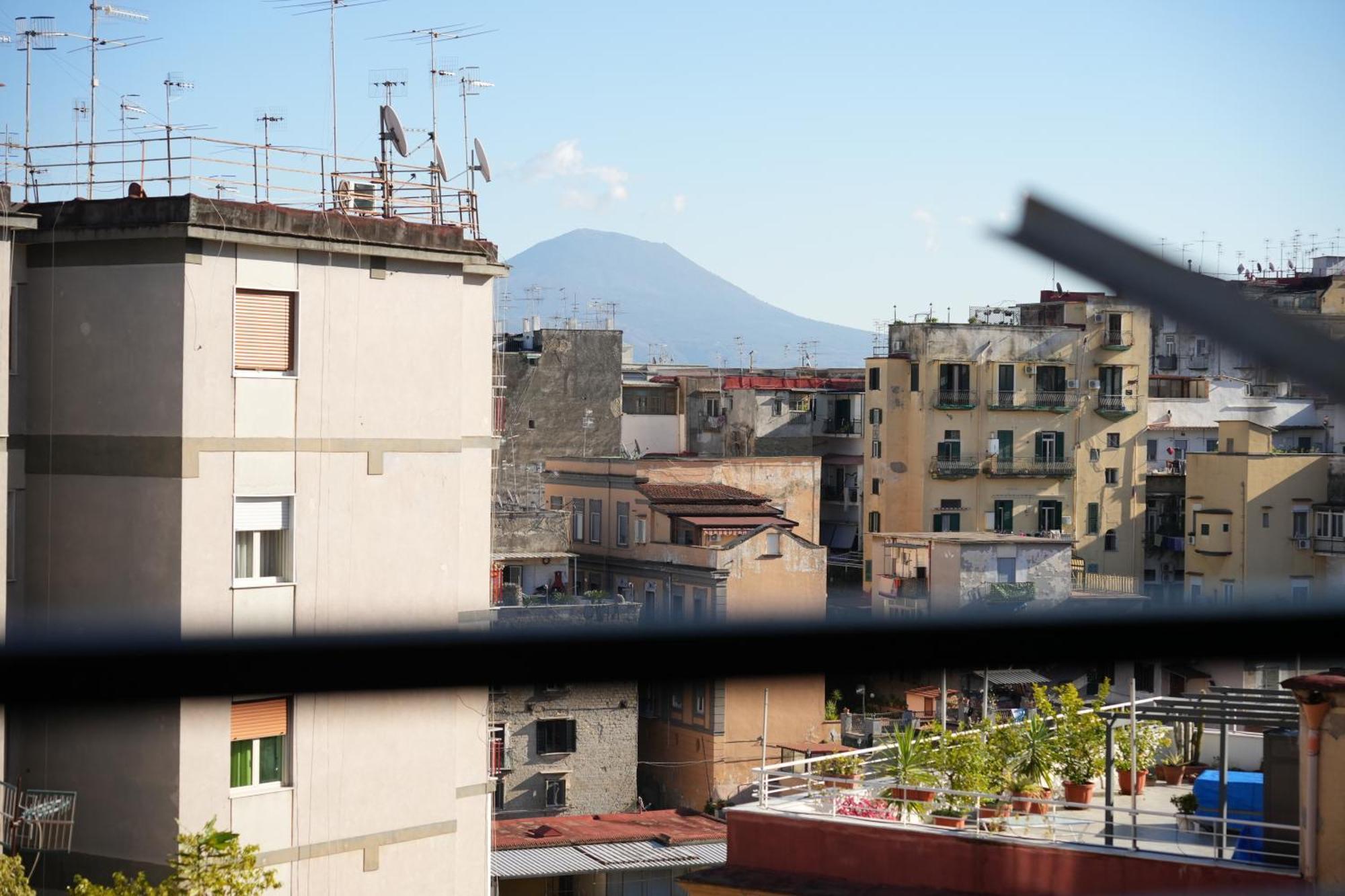 Panorama Vesuvius Affittacamere Guesthouse With Lift Near To Subway In Napoli Center Kültér fotó