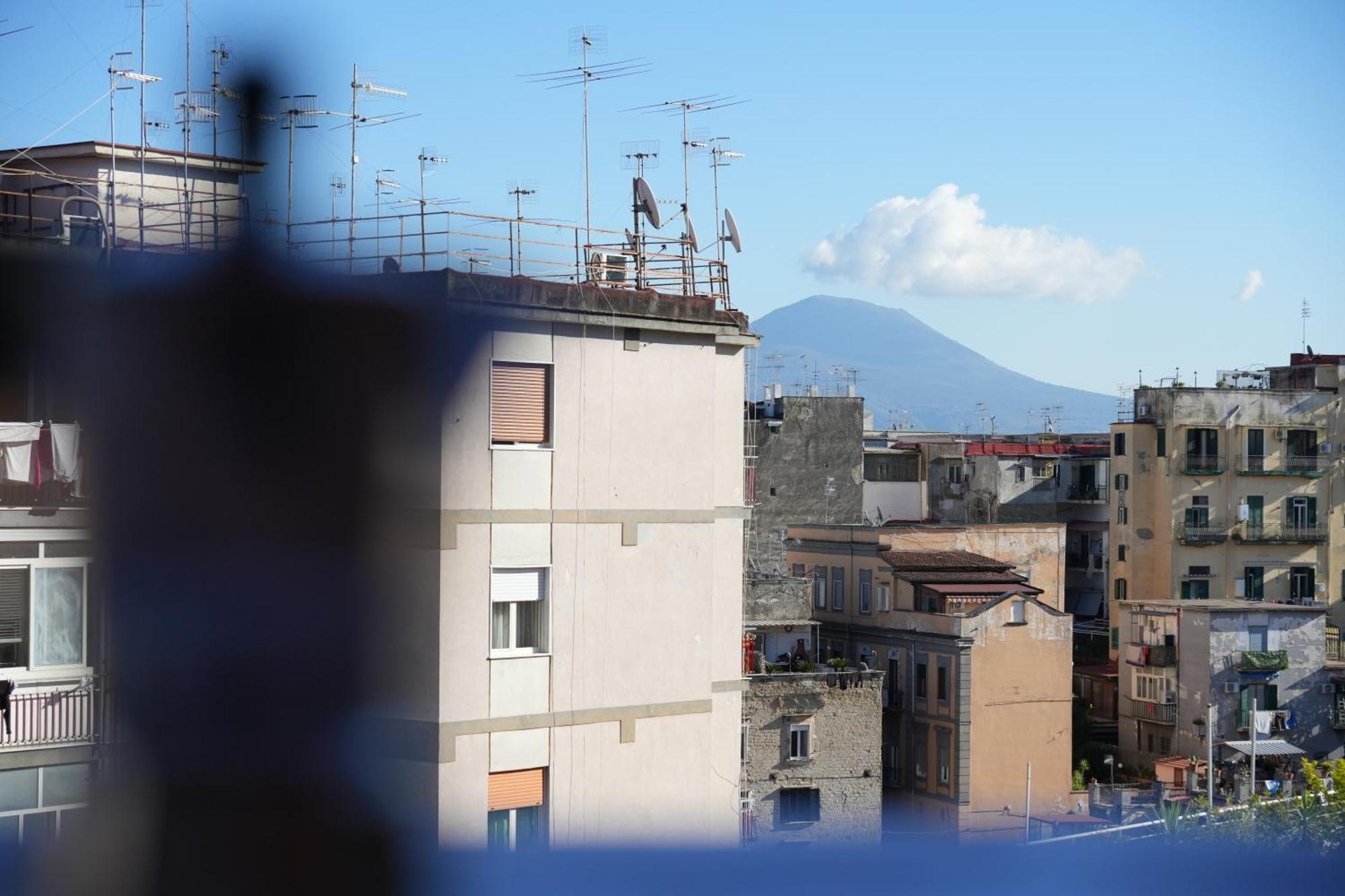 Panorama Vesuvius Affittacamere Guesthouse With Lift Near To Subway In Napoli Center Kültér fotó